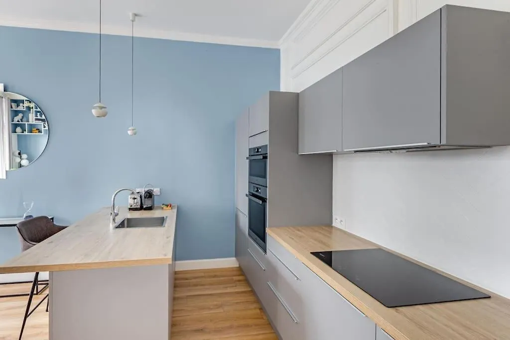 Newly Renovated Apt Near La Madeleine Paris Apartment